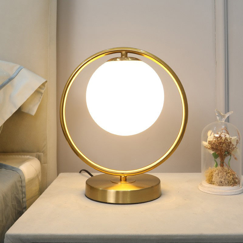 Milky Glass Ball Shade Nachttischlampe Einfachheit Single-Bulb-Tischlicht
