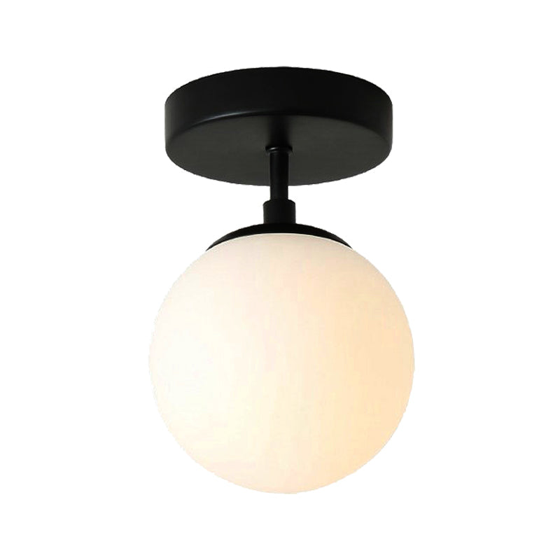 1 lampadina in ottone/finitura nera vicino alla luce del soffitto con vetro smerigliato Globe Shade Minimalista Semi-Flushmount Light