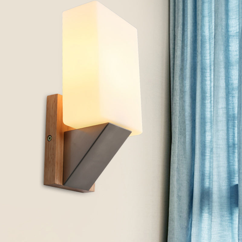 Éclairage mural en verre blanc