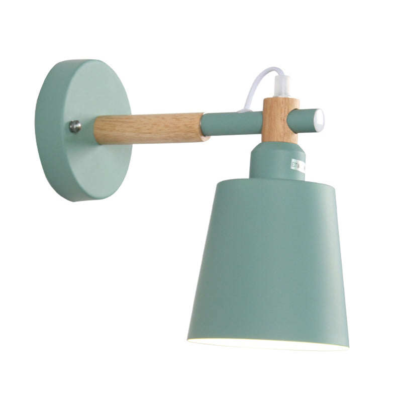 Lámpara de pared de macaron de hierro forjado en estilo de pared de domo de madera de estilo artístico moderno para espacios interiores