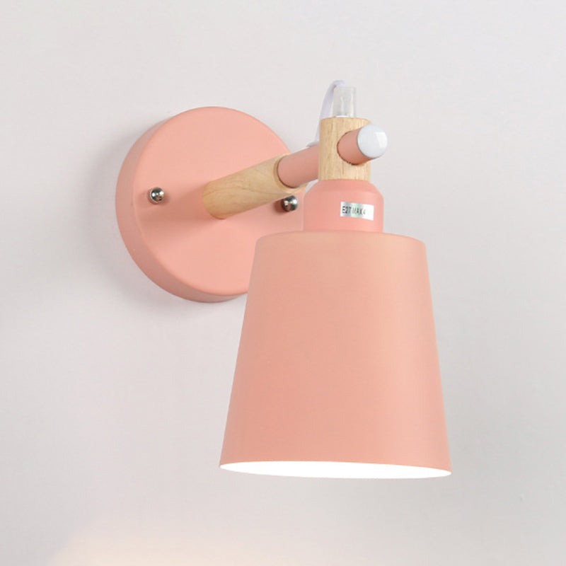 Lámpara de pared de macaron de hierro forjado en estilo de pared de domo de madera de estilo artístico moderno para espacios interiores