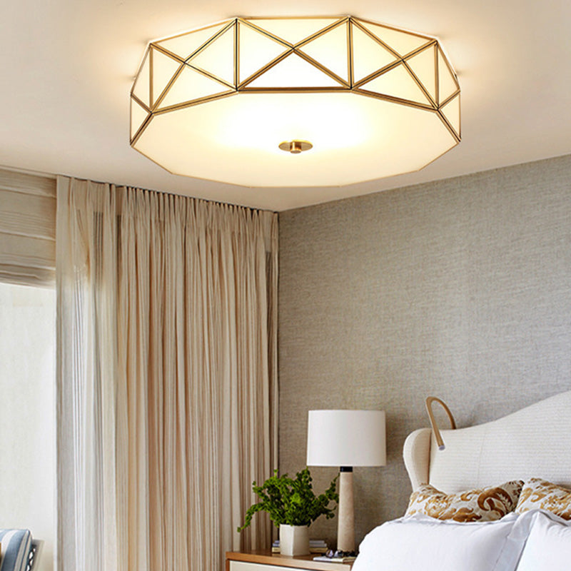 Luminaria dorada montada en el techo Vidrio de estilo tradicional con sombra cerca de la iluminación del techo