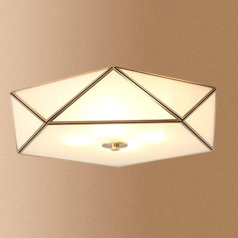 Luminaria dorada montada en el techo Vidrio de estilo tradicional con sombra cerca de la iluminación del techo