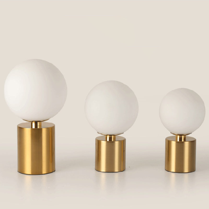 Lámpara de mesa global de estilo simple Vidrio 1 Bulbo Bomberna de la noche Luz de stand