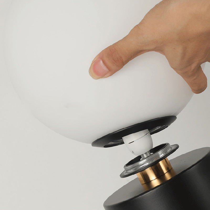 Lámpara de mesa global de estilo simple Vidrio 1 Bulbo Bomberna de la noche Luz de stand