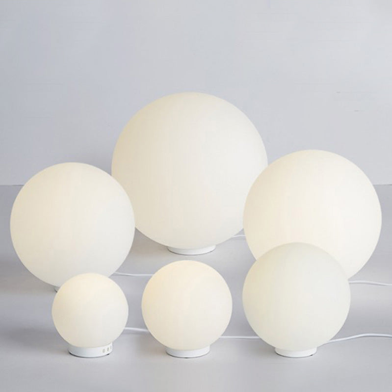 Global White Glass Table Light Minimalist Neuheit 1 Kopf Nachttisch Lampe