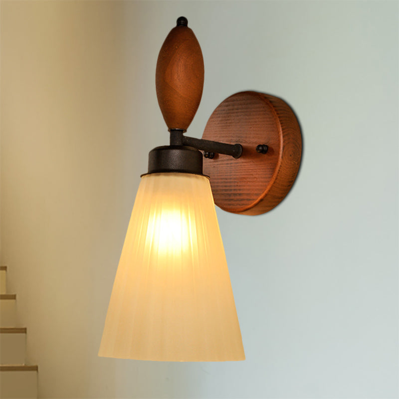 Frosted Glass Conic Wall Mounted Lamp Modern Stijlvol 1 licht roodbruine SCONCE Licht met houten achterplaat