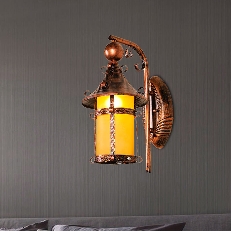 Huisgang muur verlichting bakje geel glas 1 licht vintage wand gemonteerd licht met gebogen arm bij verweerd koper