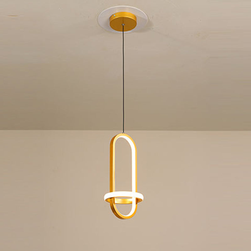 Aluminium LED Hanging Light dans un style concis moderne en fer forgé, une lumière suspendue géométrique avec une teinte en silicone