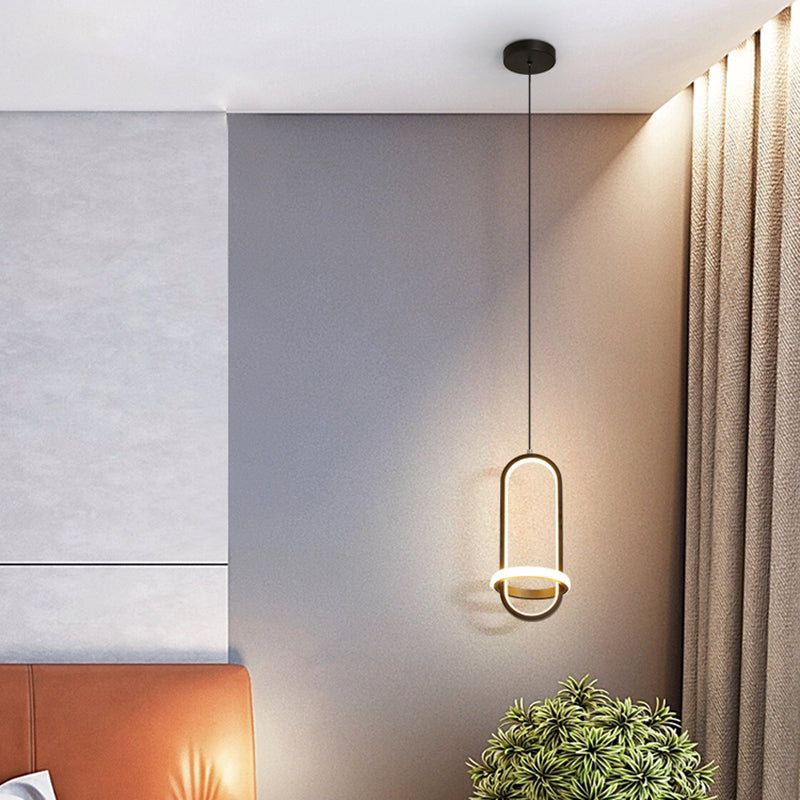 Aluminium LED Hanging Light dans un style concis moderne en fer forgé, une lumière suspendue géométrique avec une teinte en silicone
