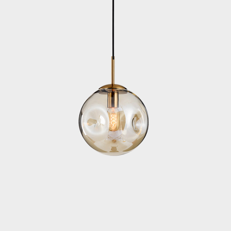 1 pendentif en forme de globe léger avec une nuance en verre fermée