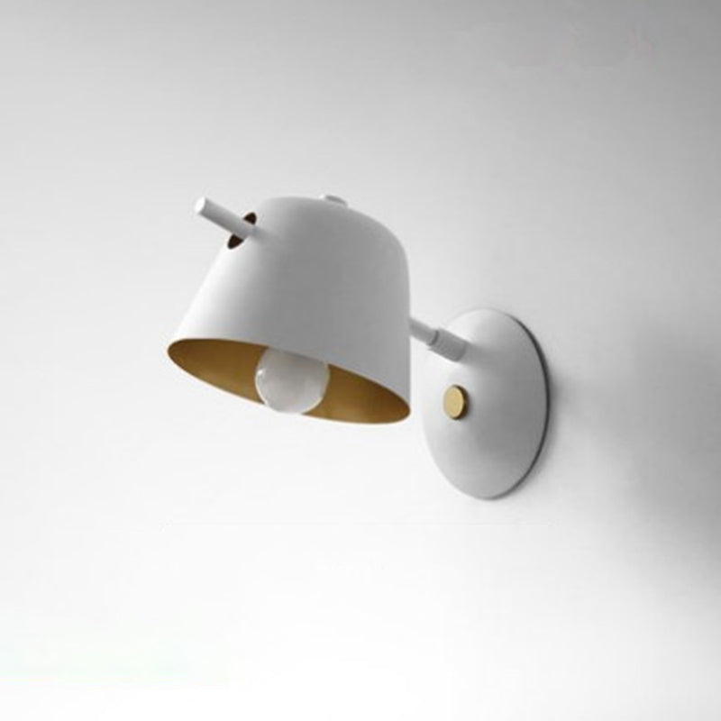 Luz de pared simple de hierro lacado en lámpara de pared geométrica de estilo geométrico de estilo creativo moderno para dormitorio