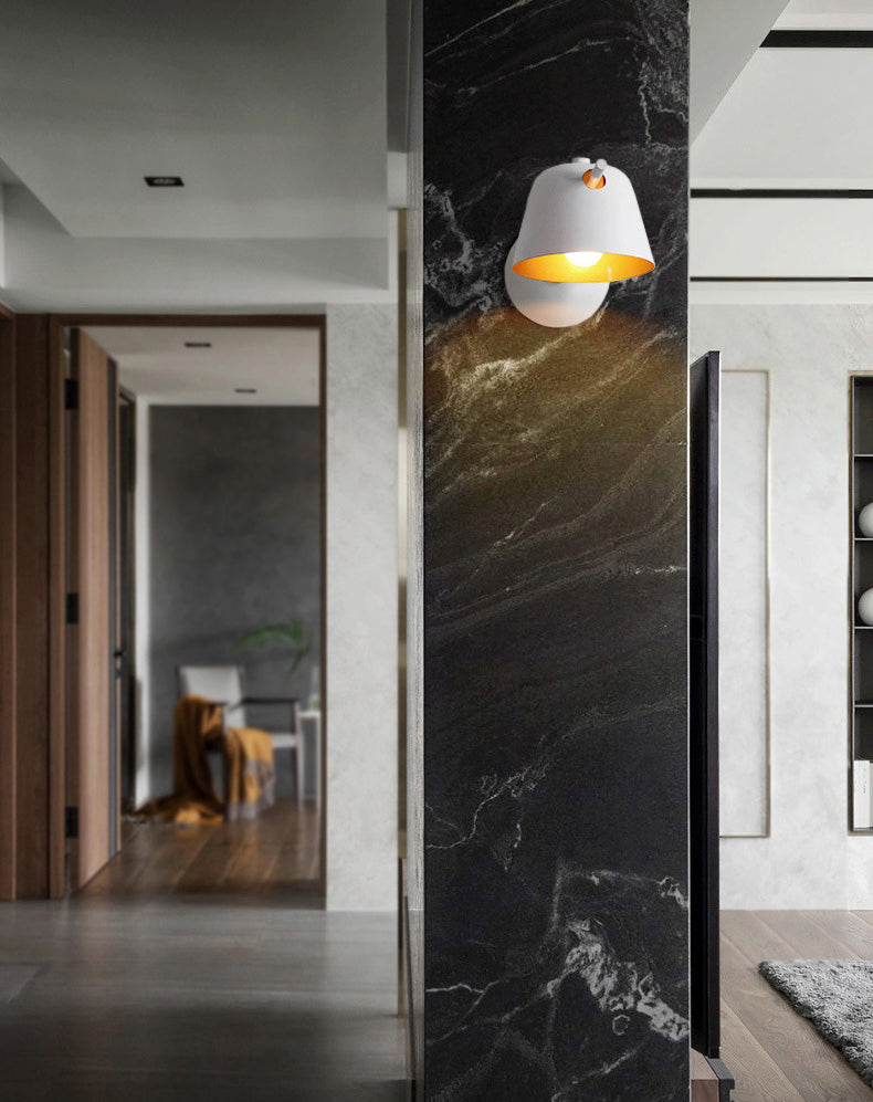 Luz de pared simple de hierro lacado en lámpara de pared geométrica de estilo geométrico de estilo creativo moderno para dormitorio