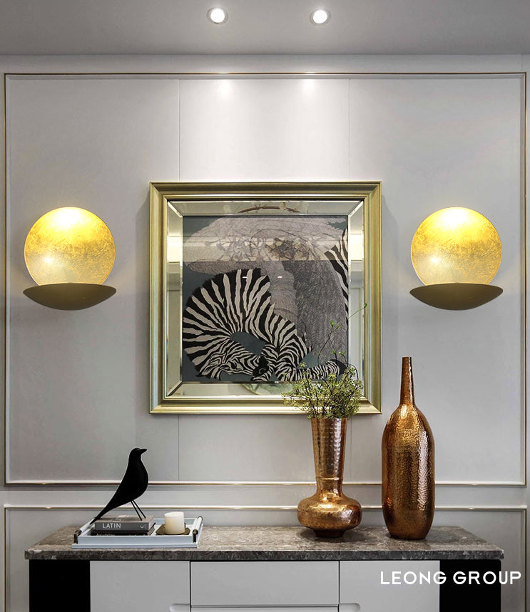 Wrought Iron LED Rotatable Wall Lamp in Modern Creative Style Gold Foil Circular Wall Sconce for Bedroom