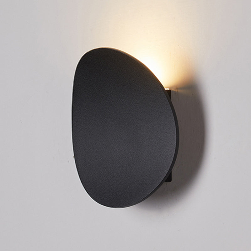 1-Light Wall Mounted Light Modern Style Bend Aluminum Wall Sconce Lamp in Black and White