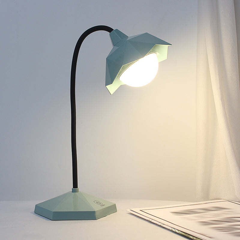 Tavola della camera da letto floreale luce in plastica in plastica lampada a LEAD LEAD con braccio flessibile
