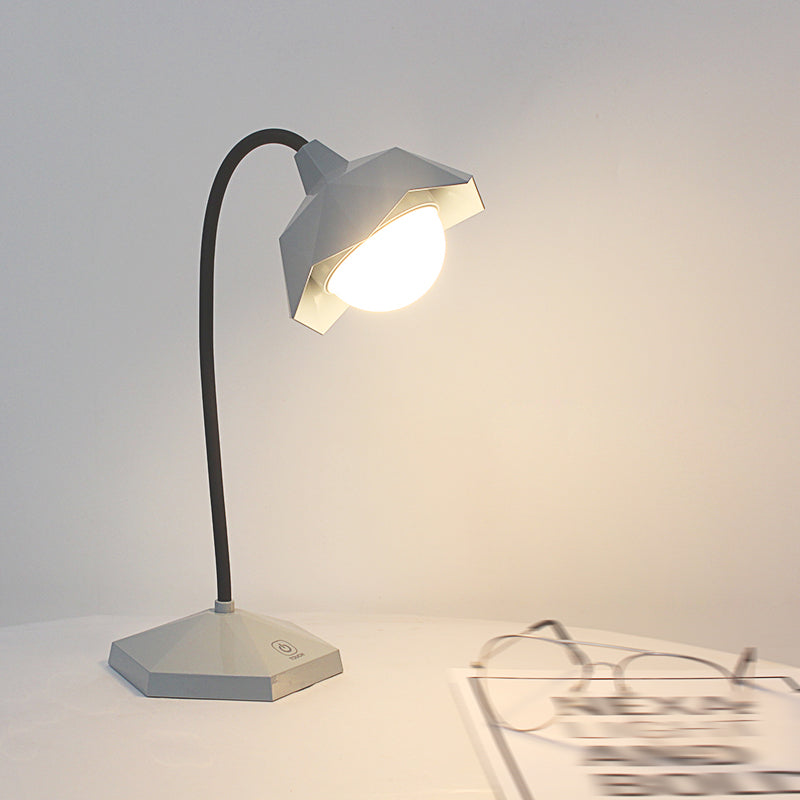 Tavola della camera da letto floreale luce in plastica in plastica lampada a LEAD LEAD con braccio flessibile