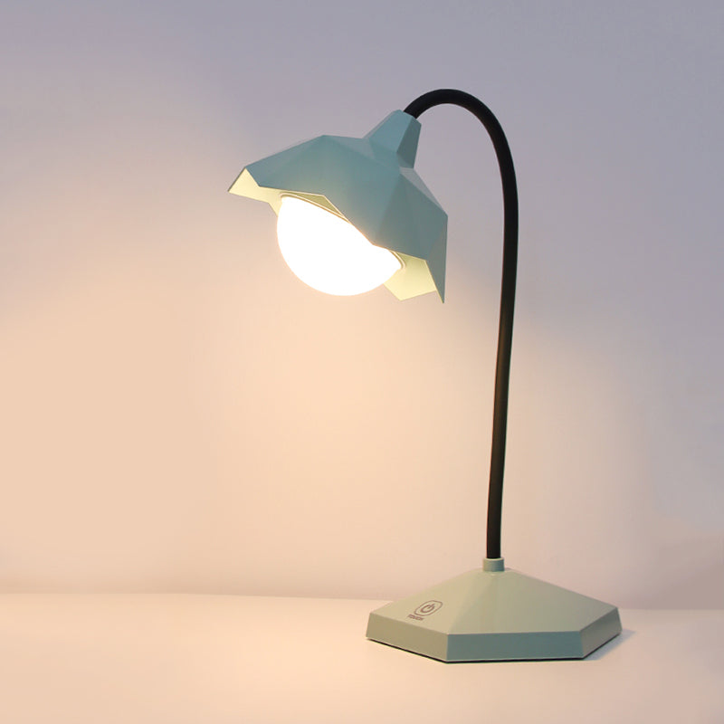Tavola della camera da letto floreale luce in plastica in plastica lampada a LEAD LEAD con braccio flessibile