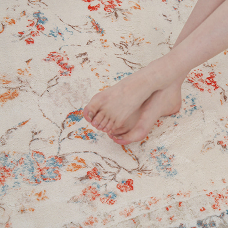 Whitewashed Victoria Area Rug Floral Print Carpet Polypropylene Easy Care Rug for Home Decoration