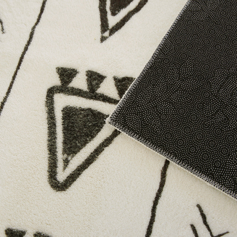 White Southwestern Area Rug Tribal Print Polypropylene Rug Anti-Slip Backing Carpet for Home Decor