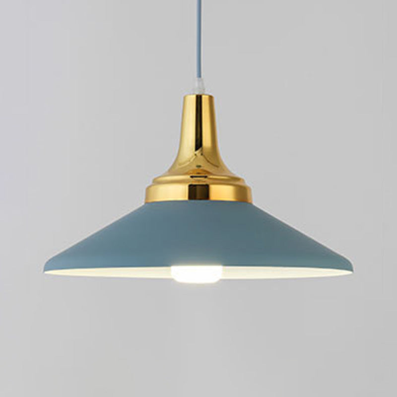 Triangle Dinning Room Down Lighting Pendant Metal Metal Modern Style suspendu Pendant Light