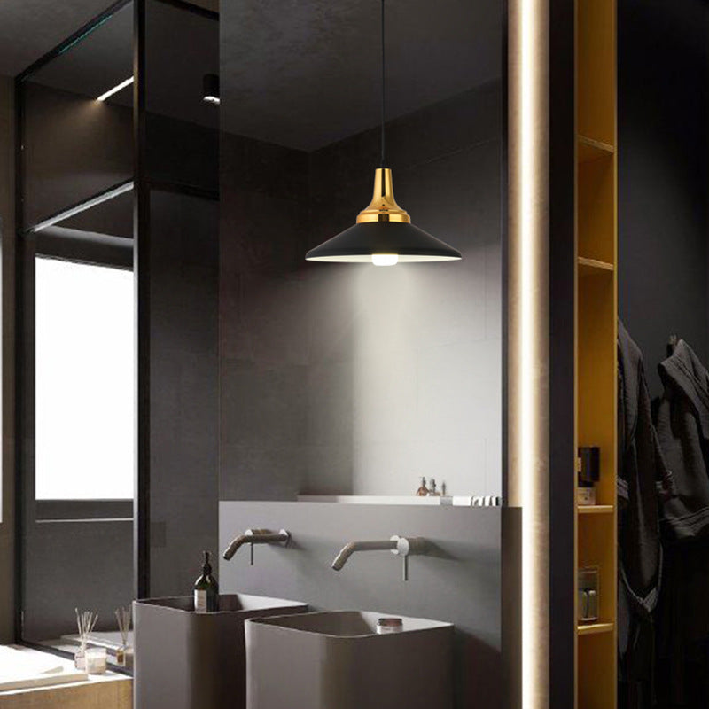 Triangle Dinning Room Down Lighting Pendant Metal Metal Modern Style suspendu Pendant Light