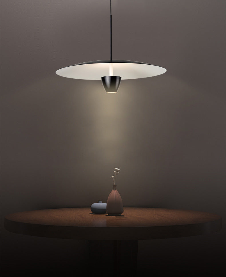 Eetkamer neutraal licht hanglamp licht zwart metaal led eenvoudige plafond hanger lamp