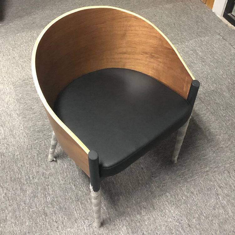 Ensemble de salle à manger en pierre fritrée moderne avec table rectangle et jeux de restauration de jambes dorées