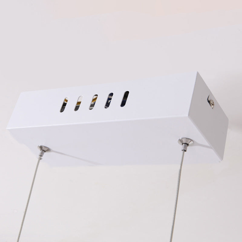 Luce isola a led a forma d'onda bianca nella moderna semplicità in ferro battuto luce a sospensione con ombra acrilica