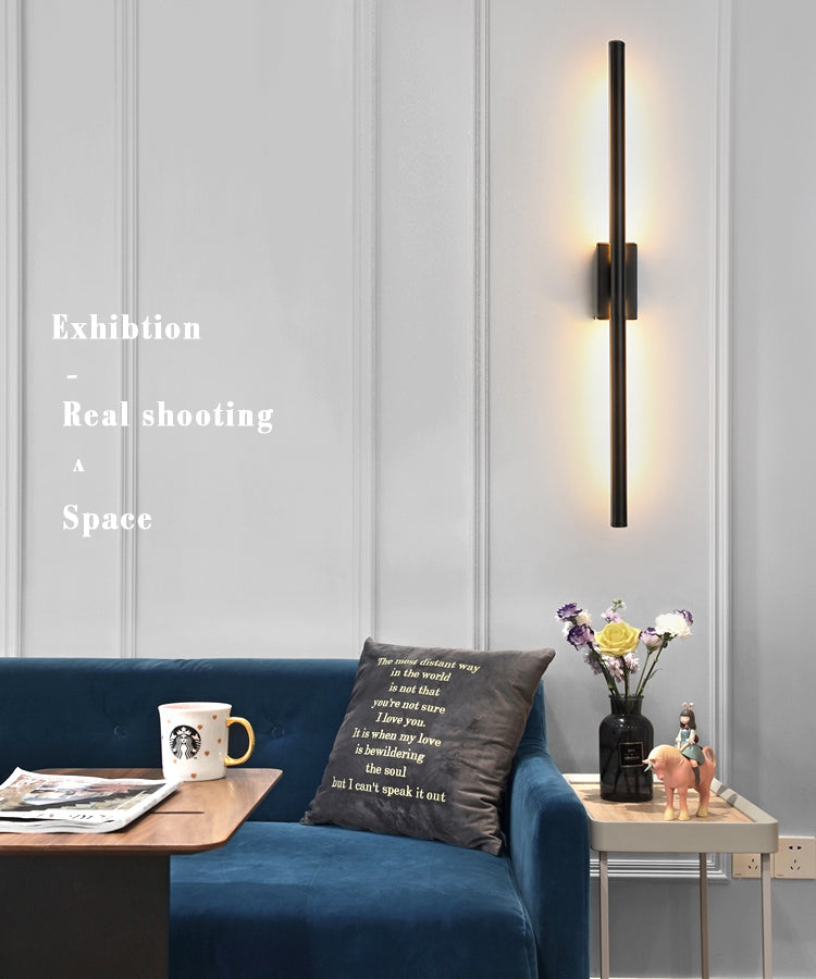 1-Light Linear Wall Sconce Modern Simple Style Metal Wall Lighting in Black and Gold