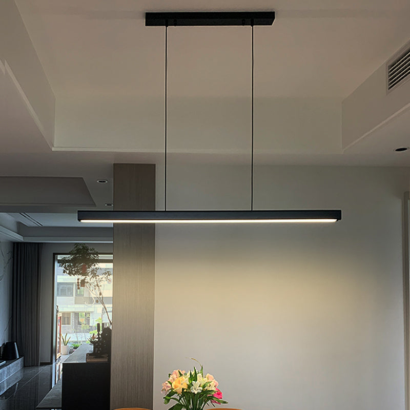 Lampada dell'isola a pendente lineare Isola lampada a sospensione moderna lampadario in metallo