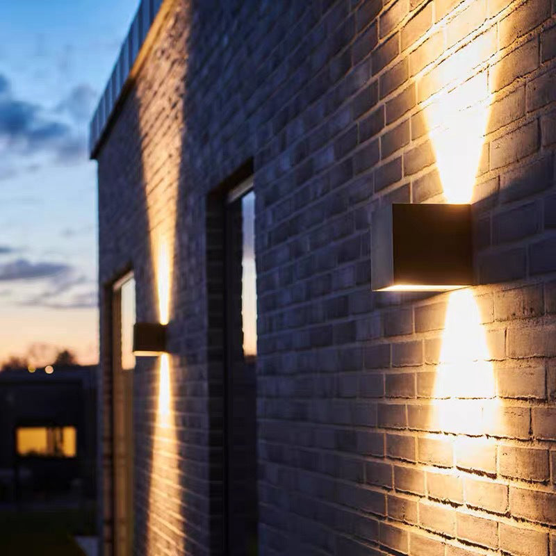 Light Funce 2 Lights Light Funce MODERNE MODERNE GEOMETRIC ALLUMINUM MONTO MONTRO IN BIANCO E NERO