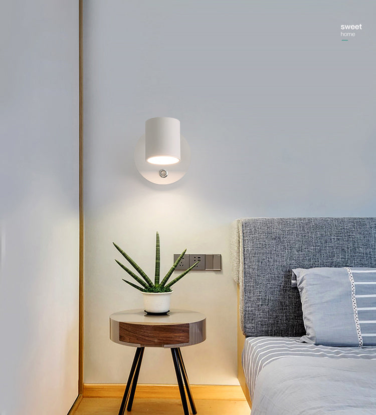 Lampada montata a parete in metallo regolabile per il minimalismo per camera da letto
