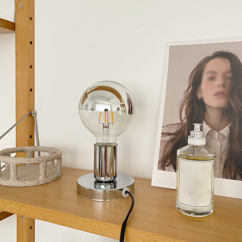 Comodino in metallo d'argento luce creativa Nordic 1 tavolo da tavolo per camera da letto