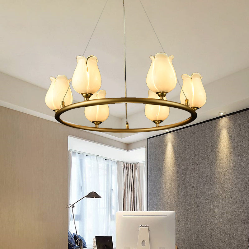 6 Leuchten Kronleuchter Anhänger Leichtes traditionelles Wagenrad LED -Metallhängung Lampe mit weißem/gelbem Glasschatten