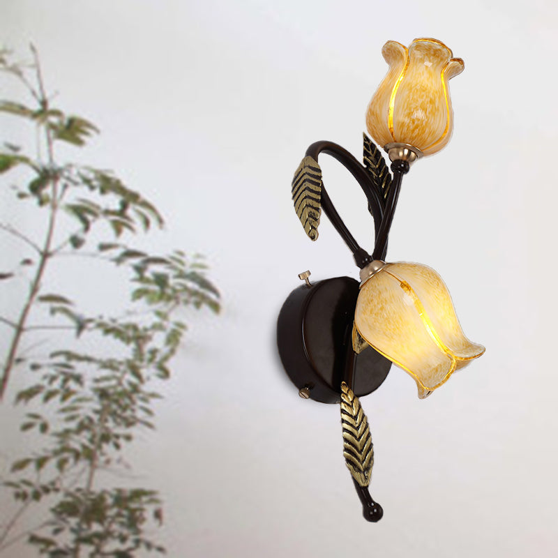 2 luces White/Yellow Glass Lighting de pared de oro tradicional/lámpara de dormitorio de flor de flor negra.