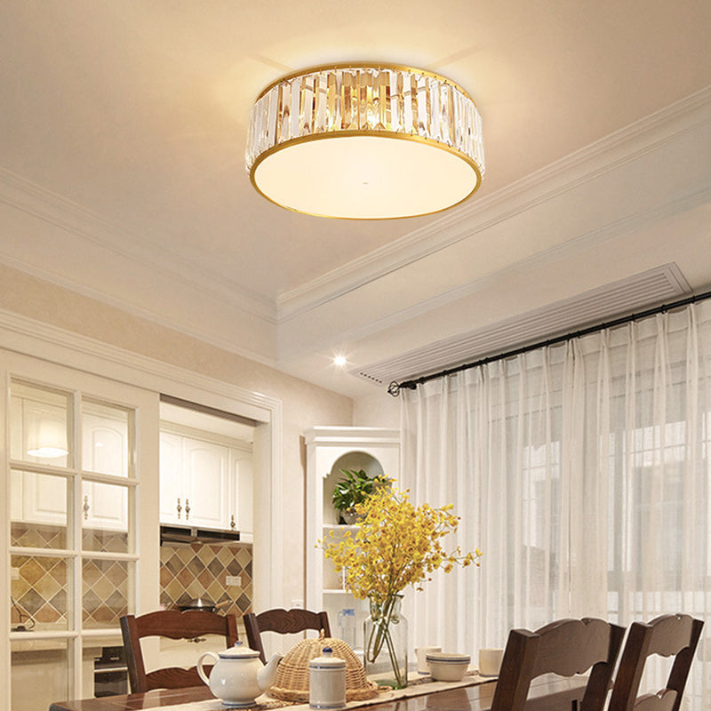 Plafonnier circulaire doré en cuivre de style luxe colonial avec abat-jour en cristal
