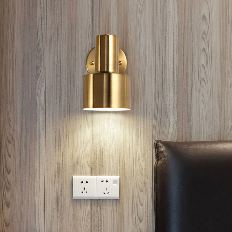 Lampada a parete singola cilindroide dorata nella moderna luce da parete di ferro elettroplate in stile creativo per camera da letto