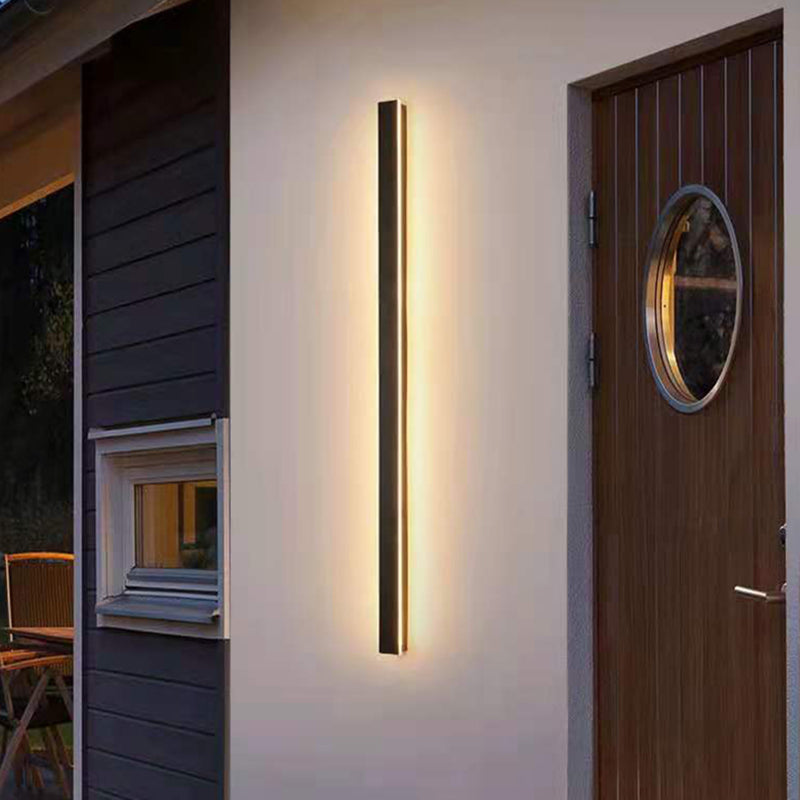 1-Light Linear Wall Sconce Modern Simple Style Metal Wall Lighting in Black