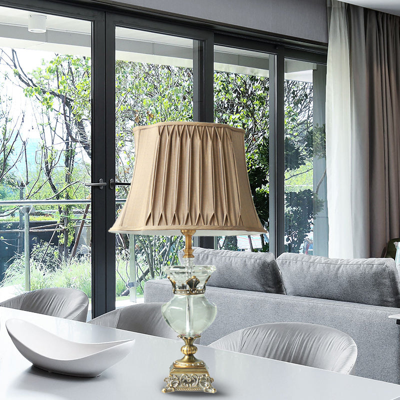 Lámpara de mesita de noche de sombra plisada Luz de mesa de color marrón claro rústico con acento de cristal