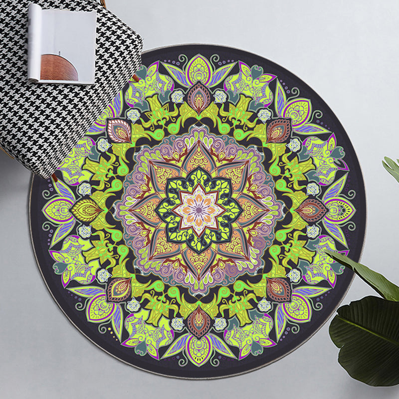 Traditional Floral Print Carpet Polyester Round Area Rug Stain Resistant Area Carpet for Living Room