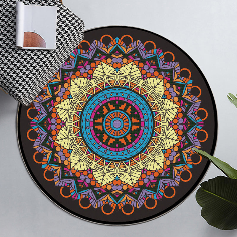 Traditional Floral Print Carpet Polyester Round Area Rug Stain Resistant Area Carpet for Living Room
