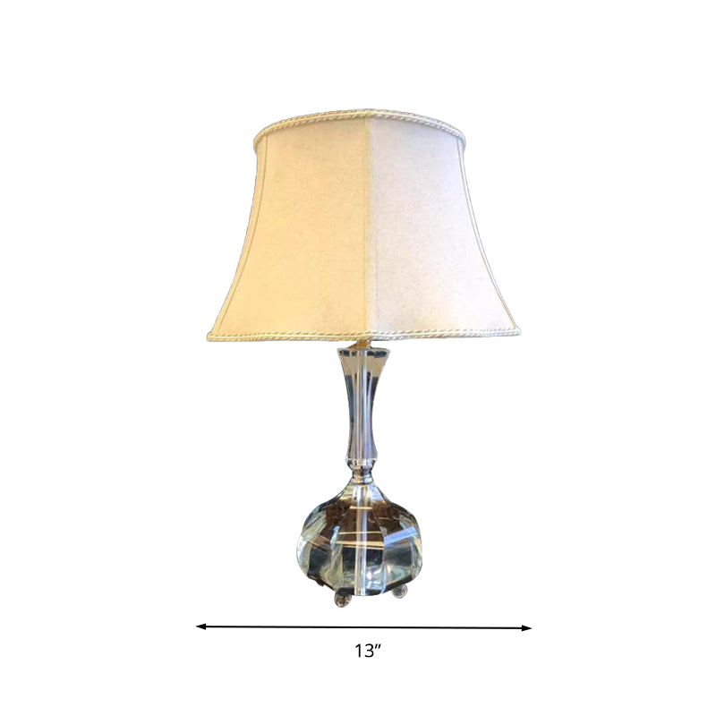 Lámpara de mesita de noche de tela con pantalla de campana rural con luz de mesa de un solo cabezal con base de cristal para dormitorio