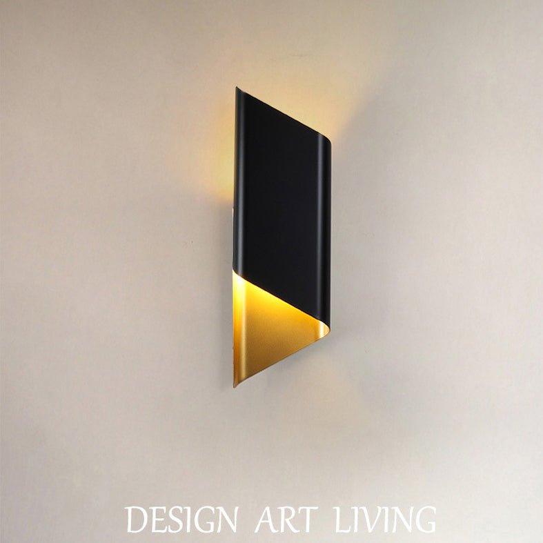 Lampada con applique a pancione curva in stile minimalista in metallo oro-nero montato a parete