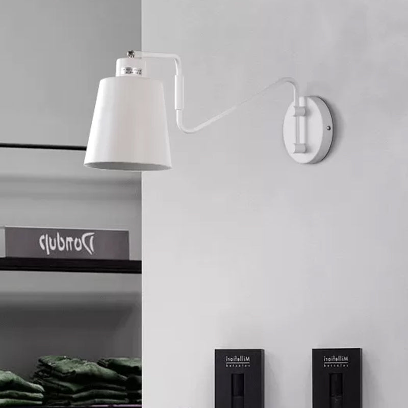 Lámpara de pared de trompeta blanca modernismo 1 lámpara de apliques de metal bulbo con brazo oscilante