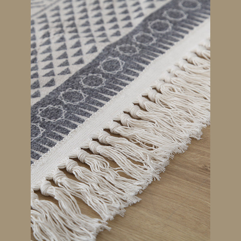 Grey Geometric Pattern Area Rug Polyester Area Carpet Fringe Easy Care Rug for Living Room