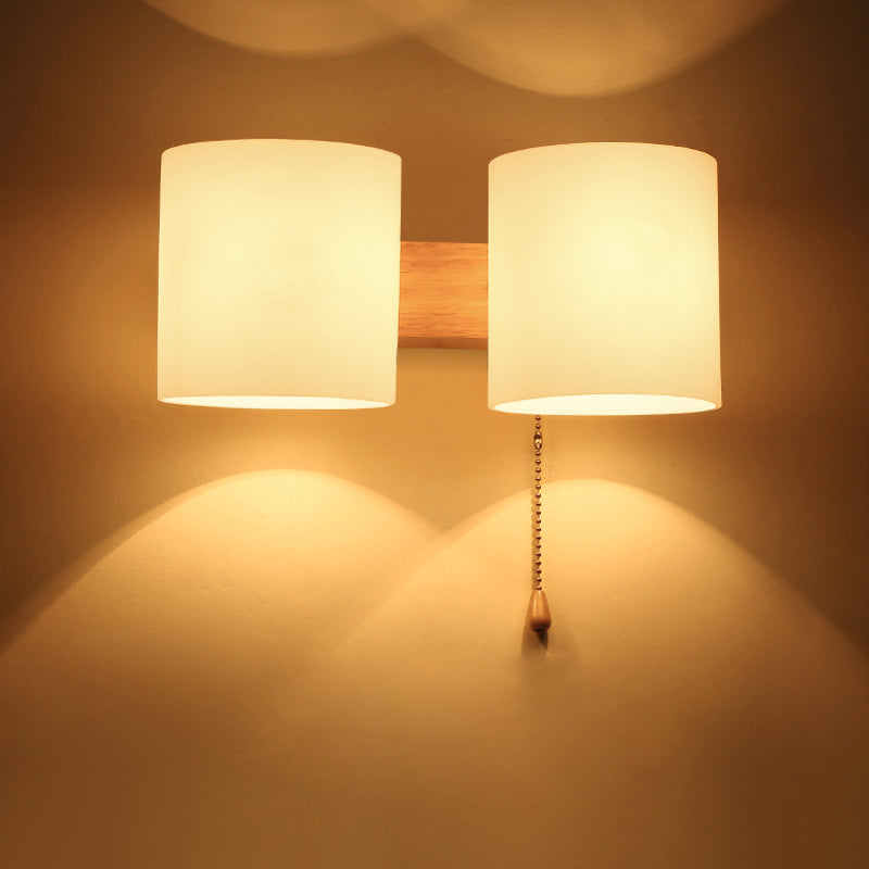 Application murale cylindroïde en bois dans la lampe murale en verre blanche de style concis moderne dans la couleur du journal