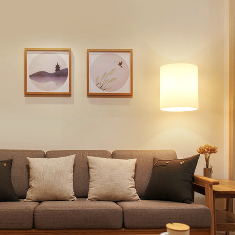 Application murale cylindroïde en bois dans la lampe murale en verre blanche de style concis moderne dans la couleur du journal