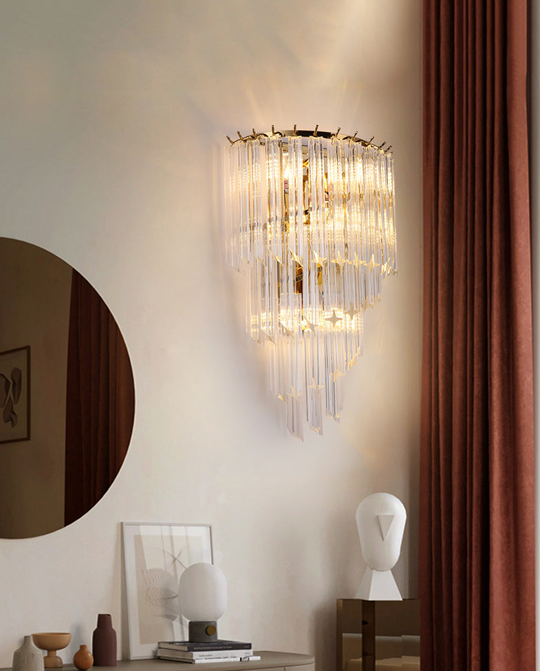 Goldene Staggerwandlampe im modernen künstlerischen Stil Elektroplat Eisenwandlicht mit Kristallschatten