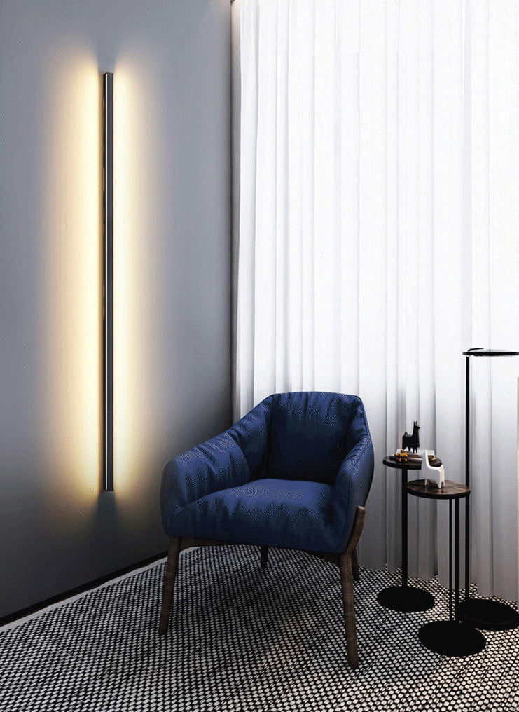 1-Light Linear Wall Sconce Modern Simple Style Metal Wall Lighting in Black